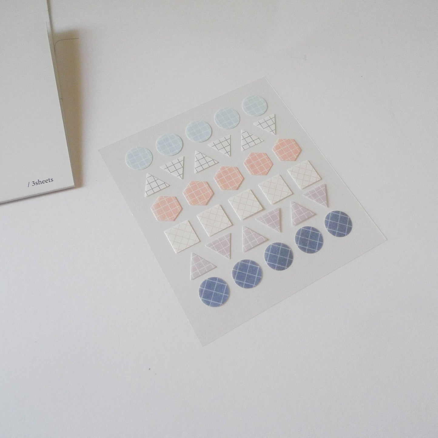 Suatelier: Gridded Geometric Stickers