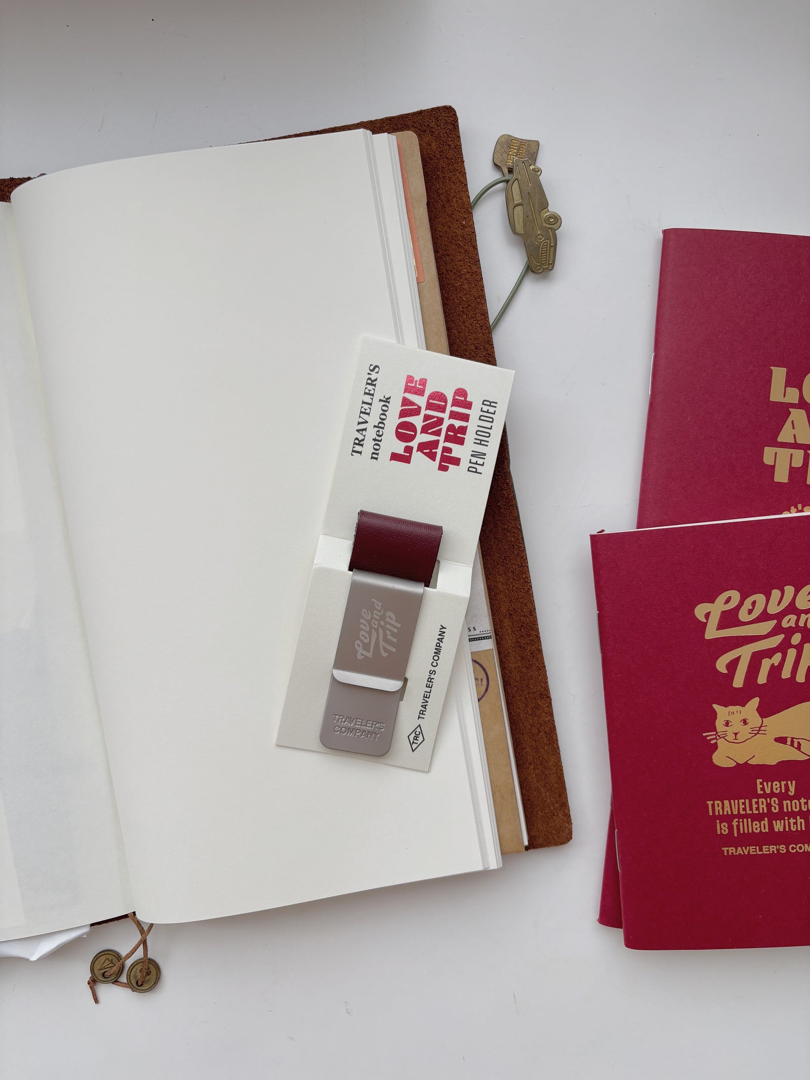 TRAVELER'S notebook LOVE AND TRIP Pen Holder – Tabiyo Shop