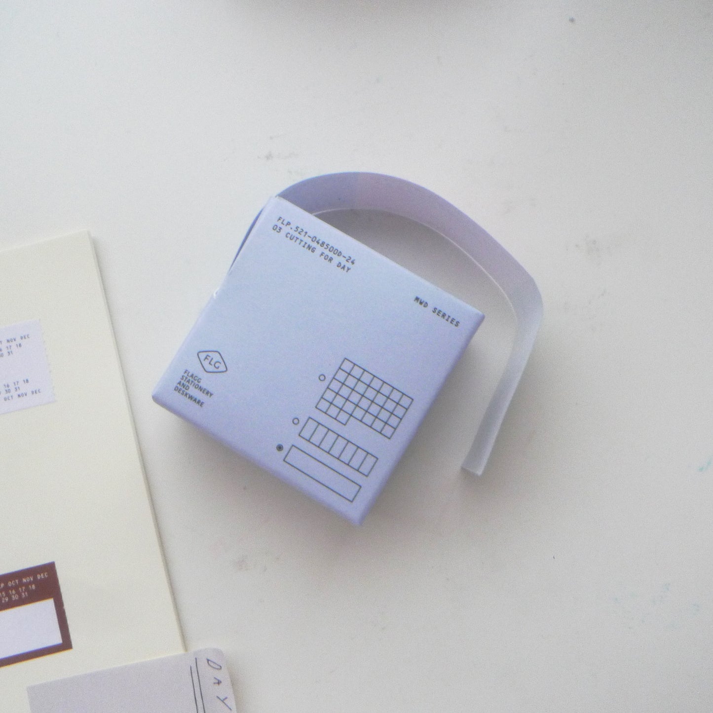 Flagg: Cutting for DAY Roll Label