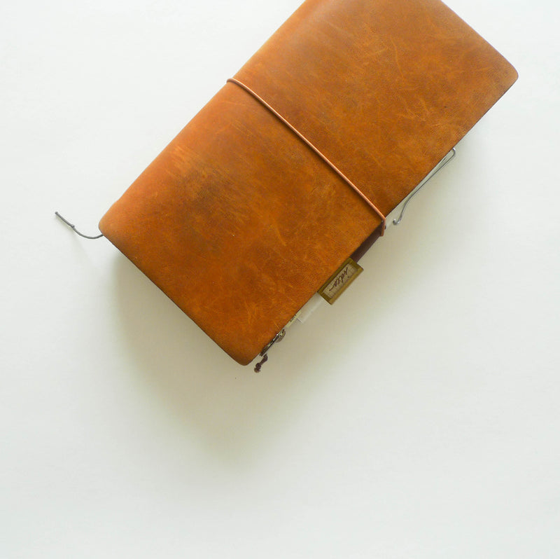 TRAVELER'S Notebook (Regular Size) Starter Kit in CAMEL