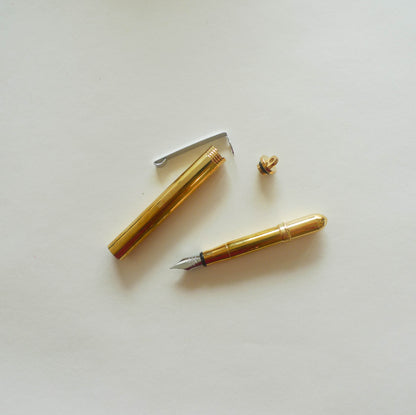 NEW FEATURE! Removable head ring to attached or detached pen clip.