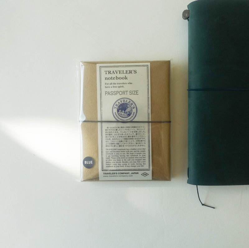 TRAVELER'S Notebook (Passport Size) Starter Kit in BLUE