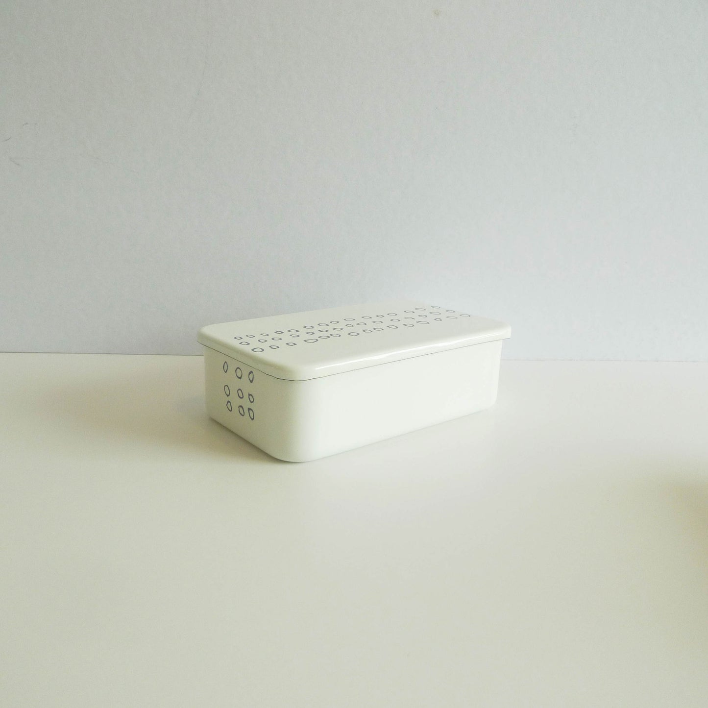 Mitsou x Classiky: Enamel Bento Box