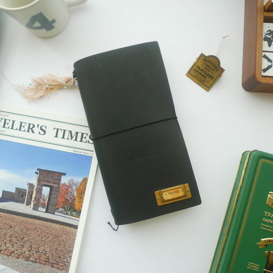 TRAVELER'S notebook (Regular Size) Starter Kit in BLACK
