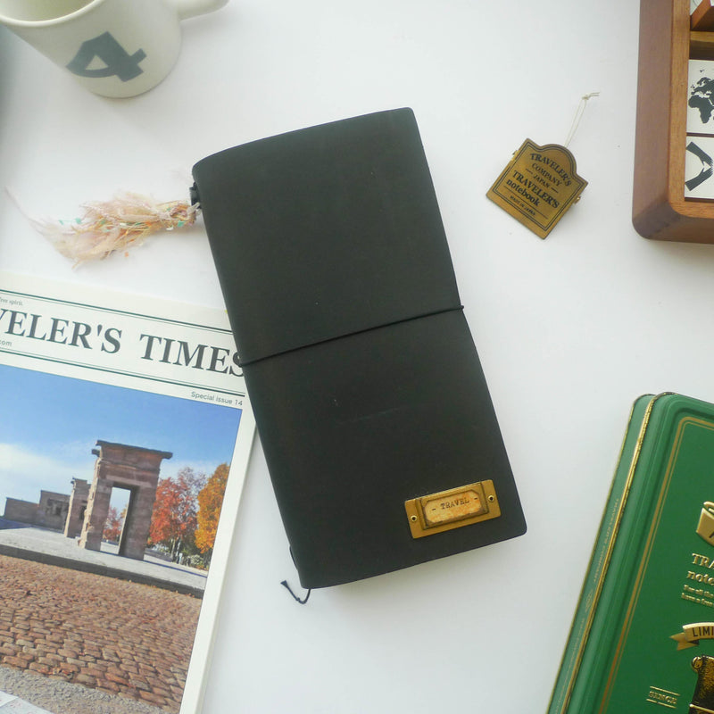 TRAVELER'S Notebook (Regular Size) Starter Kit in BLACK