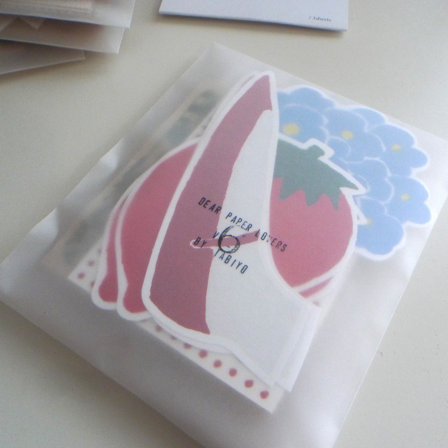 Tabiyo: “Dear Paper Lovers” v6