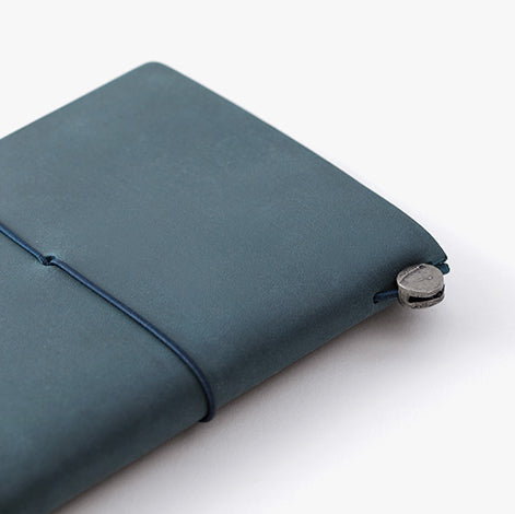 TRAVELER'S Notebook (Passport Size) Starter Kit in BLUE