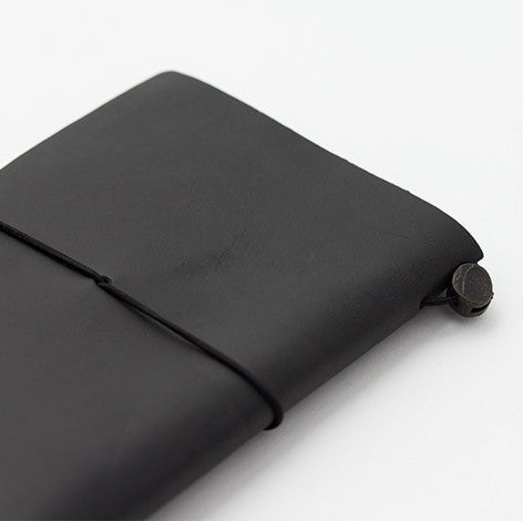 TRAVELER'S Notebook (Passport Size) Starter Kit in BLACK
